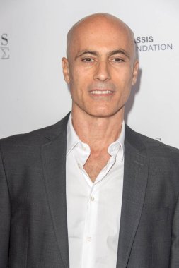 Adoni Maropis 11. Geleneksel Los Angeles Yunan Film Festivali 'ne 11 Haziran 2017' de Mısır Tiyatrosu 'nda Kapatılan Kırmızı Halı' da katıldı.. 