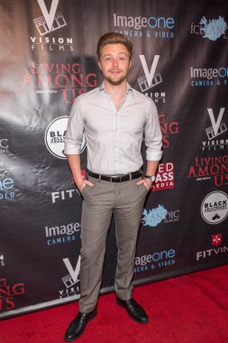Sterling Knight 1 Şubat 2018 'de Los Angeles' taki Laemmle 's Ahrya Güzel Sanatlar Tiyatrosu' nda 