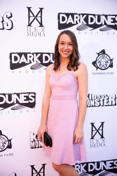 キャロライン バリーが2015年9月28日にカリフォルニア州ハリウッドのエジプト劇場で開催されたMarvista Entertainmentの Kids Monsters に参加します — ストック写真