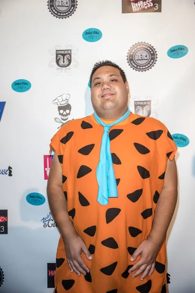 William Fuller Cadılar Bayramı 'na 3 boyutlu kahramanlar ve kötüler ile geldi. The Reserve, Los Angeles, CA.