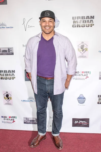 Geno Segers, 10 Ekim 2017 'de Los Angeles, Kaliforniya' daki 43. Amerikan Lejyon Karakolu 'nda Kırmızı Halı Seksi 4: Isınma İçin Hazırlanıyor