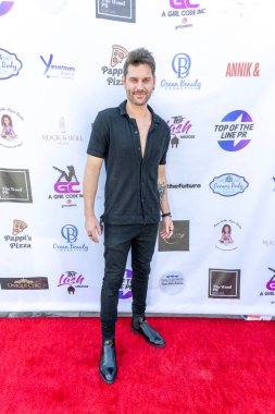 Aktör Randy Jay Burrell 10 Eylül 2025 'te Melrose, Los Angeles' taki The Lash Plug 'da Hazel-E' nin sunduğu Lüks Açılan Gifting Suit 'e katıldı.