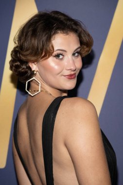 Aktris Elina Yael, 14 Eylül 2025 'te Los Angeles' taki SkyBar Mondrian Oteli 'nde Gece Yaşamı, Emmy Ödülleri' ni sunar.