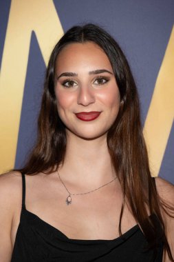 Aktris Sarah Senator, Afinity Gece Hayatı 'na katıldı. 14 Eylül 2025' te SkyBar Mondrian Oteli 'nde Emmy Ödülleri' ni sunar.