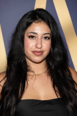 Aktris Olivia Weinstock, Los Angeles, CA, 14 Eylül 2025 'te SkyBar Mondrian Oteli' nde Gece Hayatı, Emmy Ödülleri 'ni sunar.