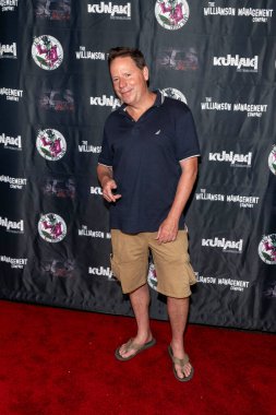 Yapımcı / Aktör Ted Hoffstatter, The Frida Cinema, Los Angeles, CA, 22 Eylül 2025 'te Witchcraft 17' nin dünya prömiyerine katıldı.