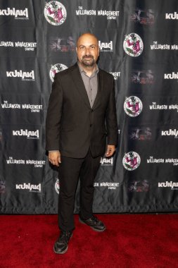 Aktör / Yönetmen Erik Anthony Russo, The Frida Cinema, Los Angeles, CA, 22 Eylül 2025 'te Cadı Sanatı 17' nin dünya prömiyerine katıldı.