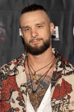 Joey 'Doc' Keller, 22 Eylül 2025 'te Frida Cinema, Los Angeles' ta 17. Cadılık Sanatı 'nın dünya prömiyerine katıldı.