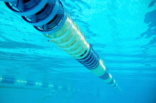 Wegweiser im großen Schwimmbad — Stockfoto