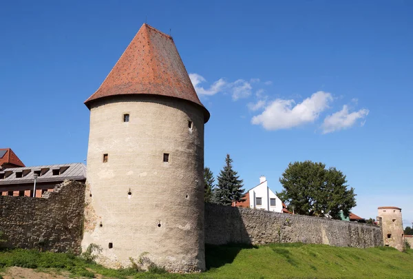 Slovakya Nın Bardejov Kasabasında Çatısı Olan Kale Duvarı Gözetleme Kulesi — Stok fotoğraf