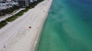 Miami sahilindeki güney plajı, Miami-Dade 'deki koronavirüs salgını nedeniyle tekrar kapatıldı. Kapalı plajda İHA tarafından görüldü.