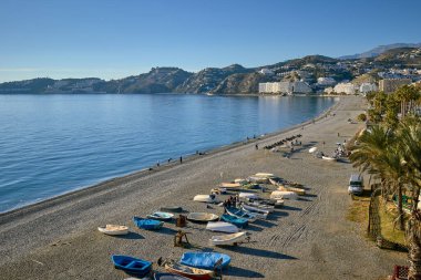 Granada 'daki plaja bir gezi.