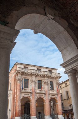Karşılıklı Palladian bazilika, Lords kare, Vicenza gördün Capitaniato Sarayı