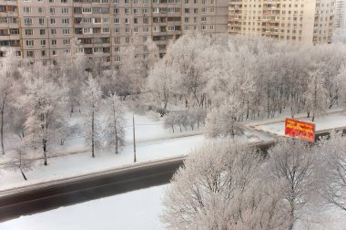 Rusya 'da kış pencereden görünüyor.