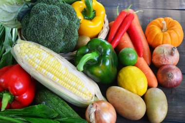 Taze çiğ sebze ve meyve arka plan.