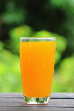 Masada taze portakal suyu var..