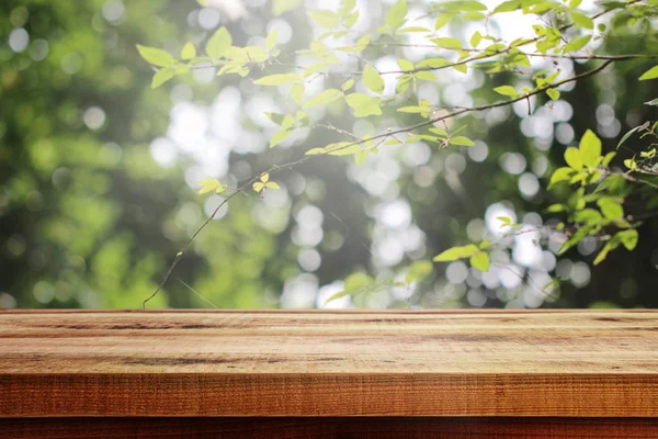 Tavolo Legno Verde Sfocato Natura Giardino Sfondo — Foto Stock