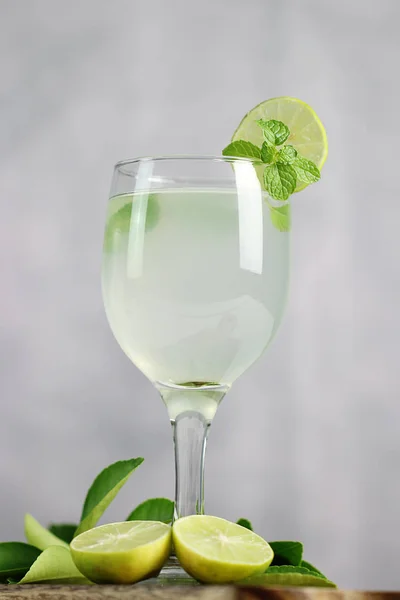 Lime Juice Limes Slice Mint Leaves Table Fresh Drink Lemonade — Stock Photo, Image