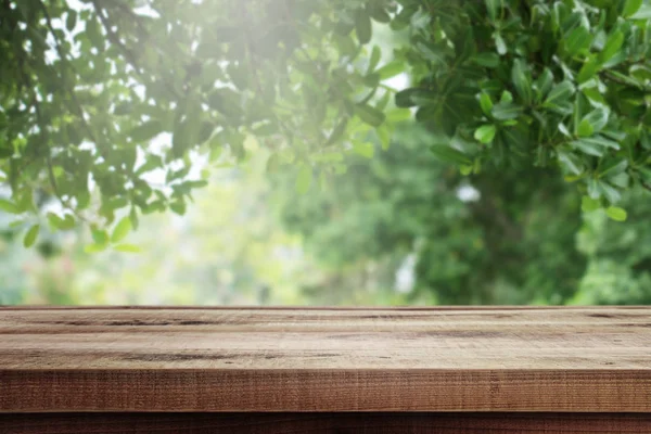 Mesa Madera Fondo Jardín Naturaleza Verde Borrosa — Foto de Stock