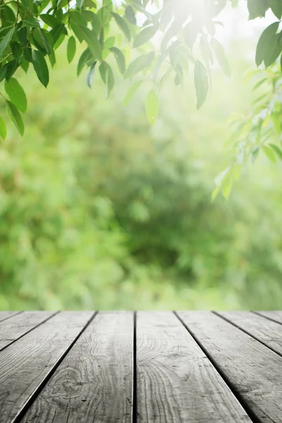 Tavolo Legno Sfocato Verde Foglia Natura Giardino Sfondo — Foto Stock