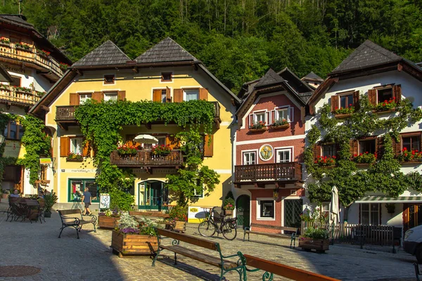 Hallstatt Austria Sierpnia 2020 Słynne Piękne Austriackie Miasteczko Górskie Drewnianymi — Zdjęcie stockowe