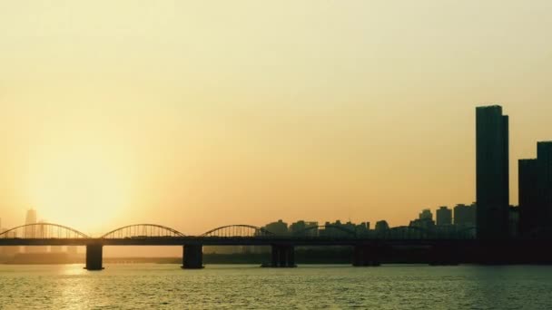 Vdo Timelapse Zonsondergang Met Silhouet Stad Brug Achtergrond Bij Seoul — Stockvideo