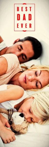 Nyugodt Családi Alszik Együtt Ellen Legjobb Apa Valaha Kártya — Stock Fotó