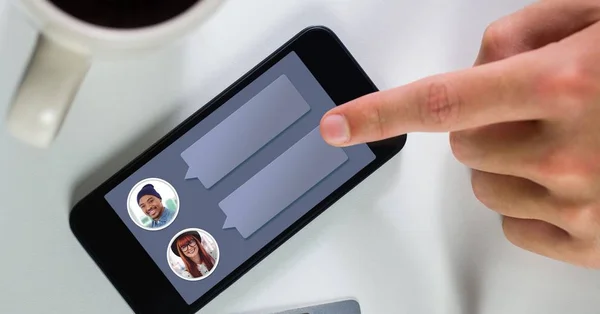 Цифровое Приложение Mesching App Телефоне Руке Профилями Чате — стоковое фото