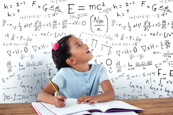 Chica Mirando Hacia Arriba Mientras Escribe Libro Contra Las Matemáticas —  Fotos de Stock