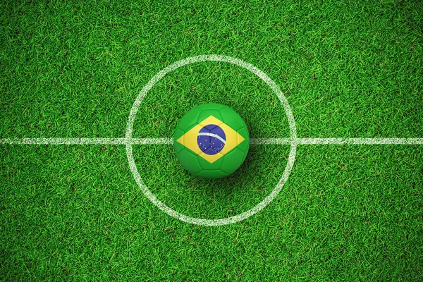 ブラジルに対して色のクローズ アップ表示芝でサッカー — ストック写真