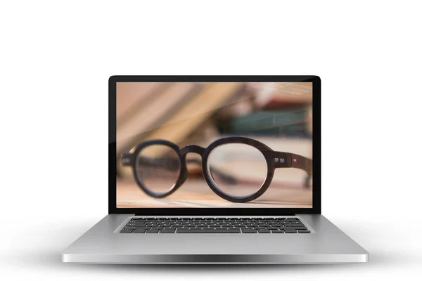 Ноутбук Экраном Против Очков Столе — стоковое фото