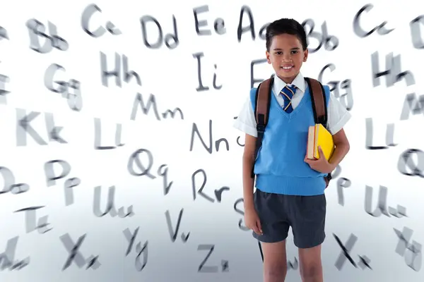 Porträt Eines Schülers Mit Schultasche Die Bücher Gegen Das Alphabet — Stockfoto