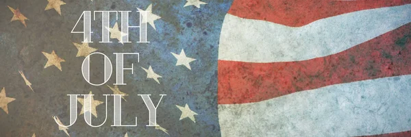 Ημέρα Ανεξαρτησίας Γραφικών Κατά Την Αμερικανική Σημαία Ένα Ξύλινο Τραπέζι — Φωτογραφία Αρχείου