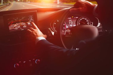 navigasyon sistemi kullanan adam Close-up