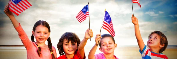Happy Children Holding American Flags Beach — Stock Photo, Image
