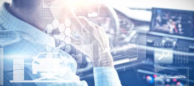 Adam sürüş sırasında arıyor close-up karşı kimlik arabirimi