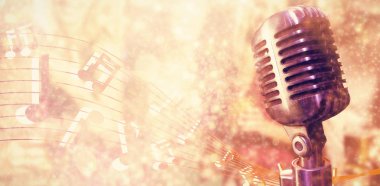 Mikrofon beyaz kar ve siyah yıldız karşı Close-up