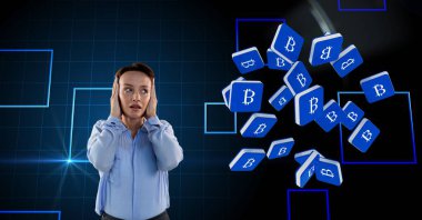 Kadın dijital bileşik bitcoin simgeleri ile