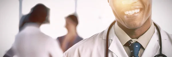 Portrait Smiling Doctor Standing Stethoscope Hospital — Stock Photo, Image