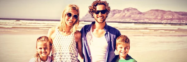 Portrait Happy Family Standing Together Beach Sunny Day — Stock Photo, Image