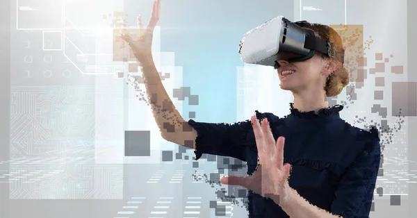 Digitale Composiet Van Deconstructing Smashing Pixel Virtuele Realiteit Vrouw — Stockfoto