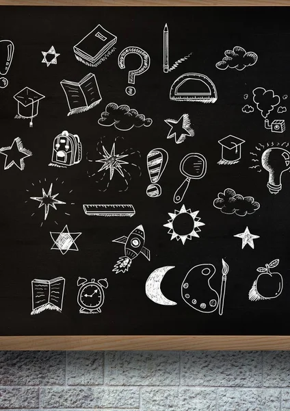 学校の黒板に描く教育のデジタル合成 — ストック写真