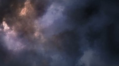 bulutlar fırtınada aydınlatma