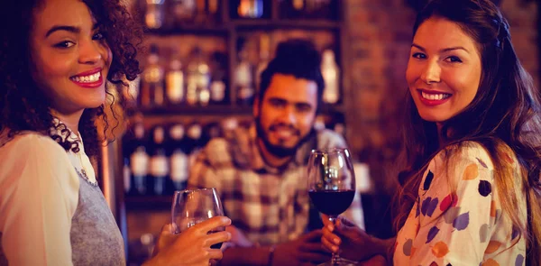 Portrait Two Young Women Having Red Wine Counter Pub — Stock Photo, Image