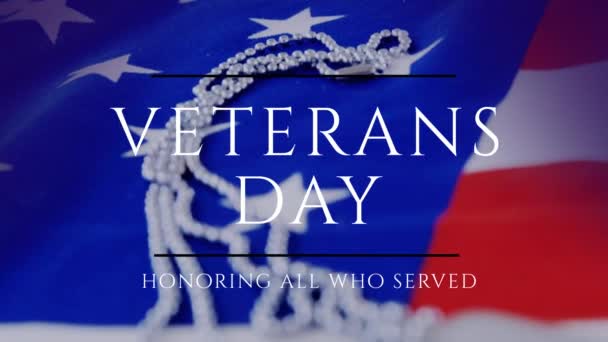 Цифровое Видео Дня Ветеранов Над Американским Флагом — стоковое видео