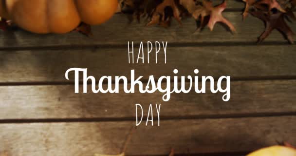 Digitalt Genererade Video Happy Thanksgiving Text Över Pumpor — Stockvideo