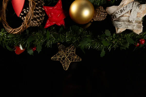 Χριστουγεννιάτικη Διακόσμηση Και Κόσμημα Μαύρο Φόντο — Φωτογραφία Αρχείου