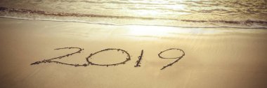 Dalgalar geliyor ile kuma yazılı 2019