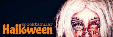 Spooktacular Cadılar Bayramı makyaj ile çekici genç kıza karşı Halloween metin grafik görüntü