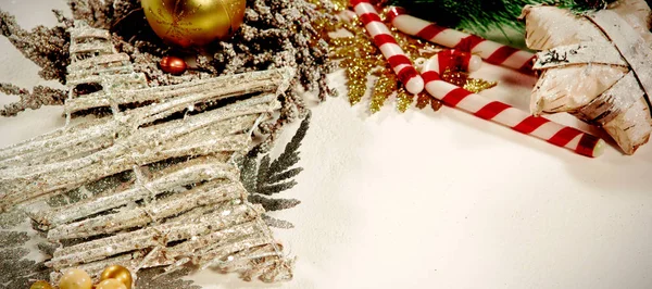 Noel Dekorasyonu Ile Beyaz Kopya Alanı — Stok fotoğraf